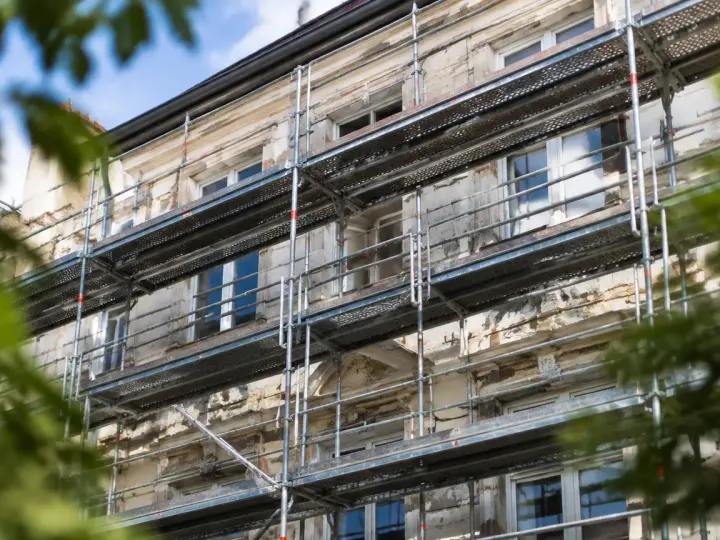 Un artisan qui disparaît après l&rsquo;acompte, les réflexes à avoir avant de lancer un chantier chez soi
